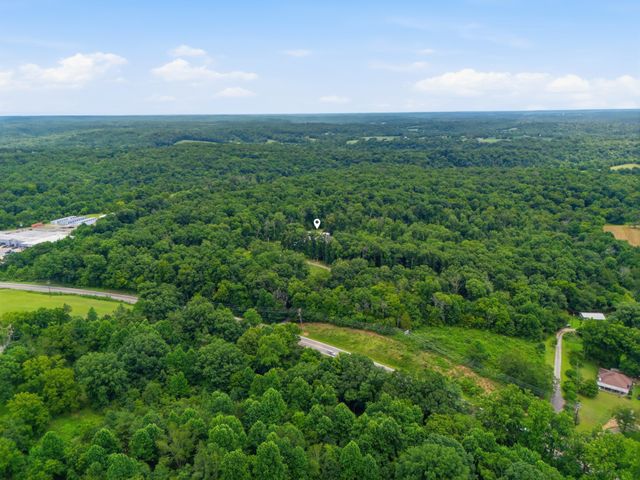 594 Highway 100, Centerville, TN 37033