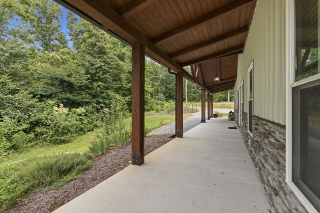 594 Highway 100, Centerville, TN 37033