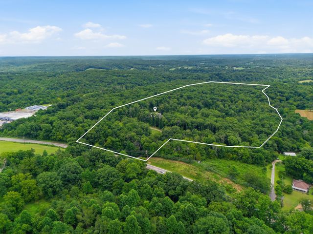 594 Highway 100, Centerville, TN 37033