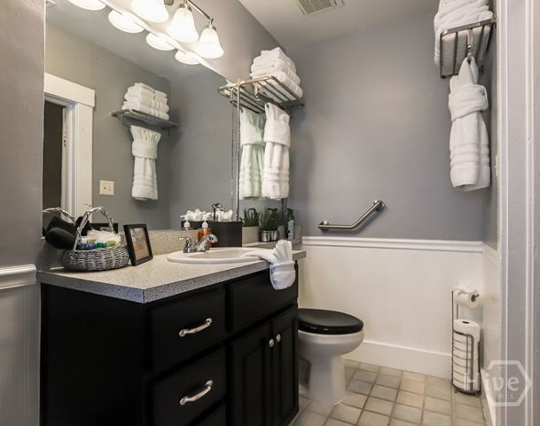 111 Lincoln Street 1B, Savannah, GA 31401