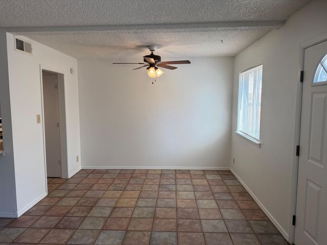 12008 Stilwell Drive NE APT B, Albuquerque, NM 87112