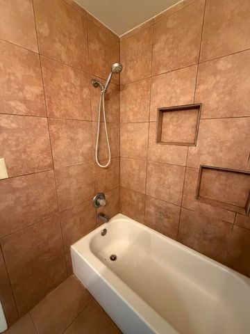 12008 Stilwell Drive NE APT B, Albuquerque, NM 87112