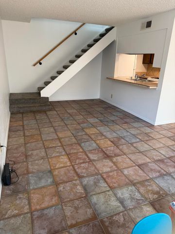 12008 Stilwell Drive NE APT B, Albuquerque, NM 87112