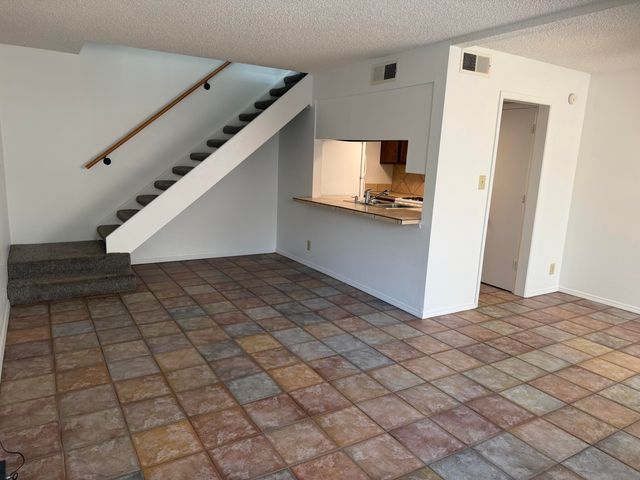 12008 Stilwell Drive NE APT B, Albuquerque, NM 87112
