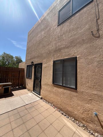 12008 Stilwell Drive NE APT B, Albuquerque, NM 87112