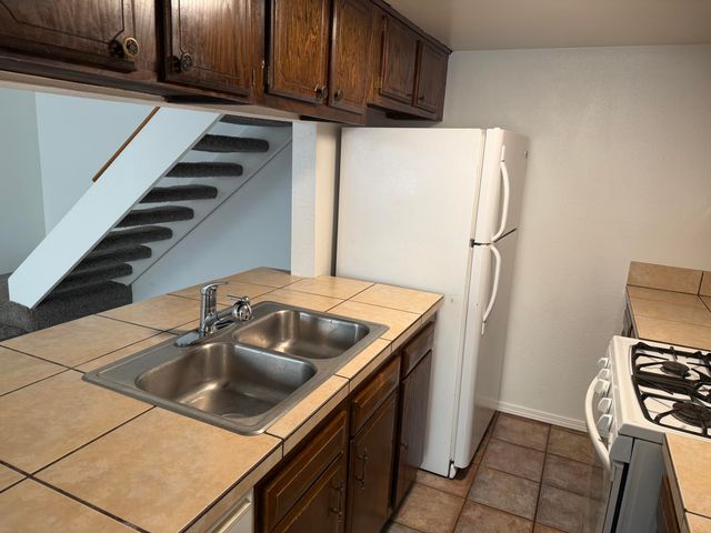 12008 Stilwell Drive NE APT B, Albuquerque, NM 87112