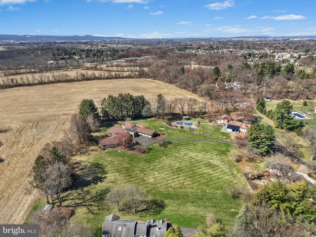 2334 RIVERBEND RD, Allentown, PA 18103