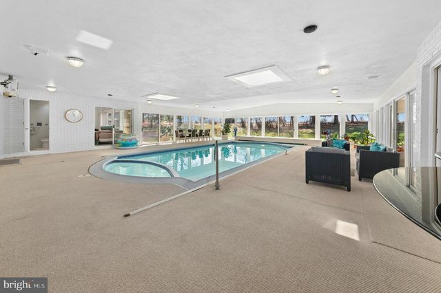 2334 RIVERBEND RD, Allentown, PA 18103
