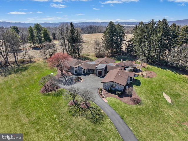 2334 RIVERBEND RD, Allentown, PA 18103