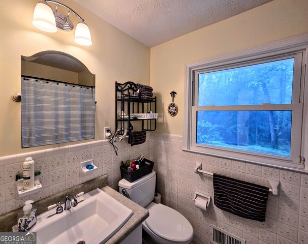 2571 Victory Drive, Douglasville, GA 30135