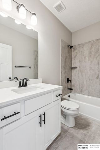 11015 N 159th Avenue, Bennington, NE 68007