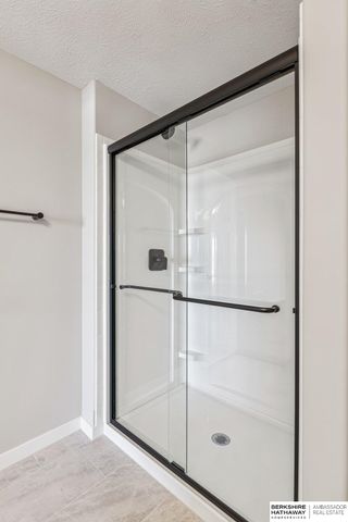 11015 N 159th Avenue, Bennington, NE 68007