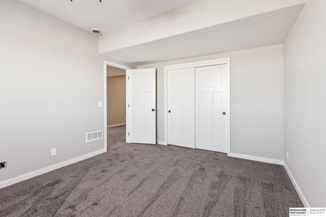 11015 N 159th Avenue, Bennington, NE 68007