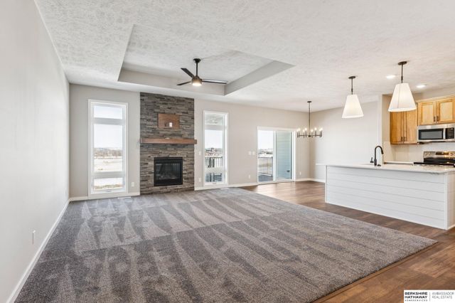 11015 N 159th Avenue, Bennington, NE 68007