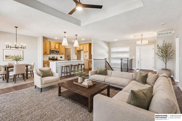 11015 N 159th Avenue, Bennington, NE 68007