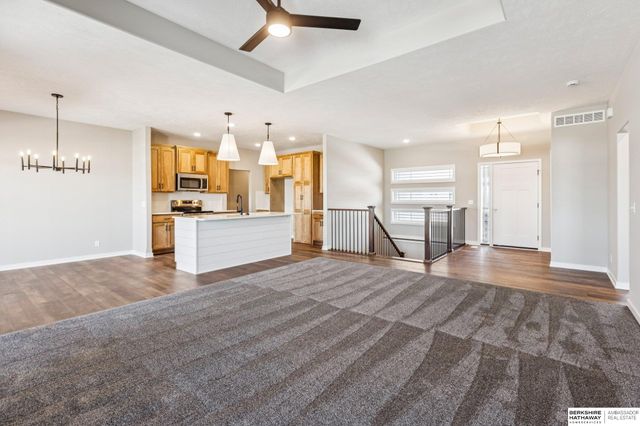 11015 N 159th Avenue, Bennington, NE 68007