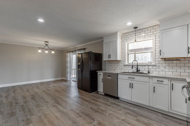 80 W Highland Drive, Ringgold, GA 30736