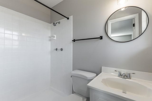 80 W Highland Drive, Ringgold, GA 30736