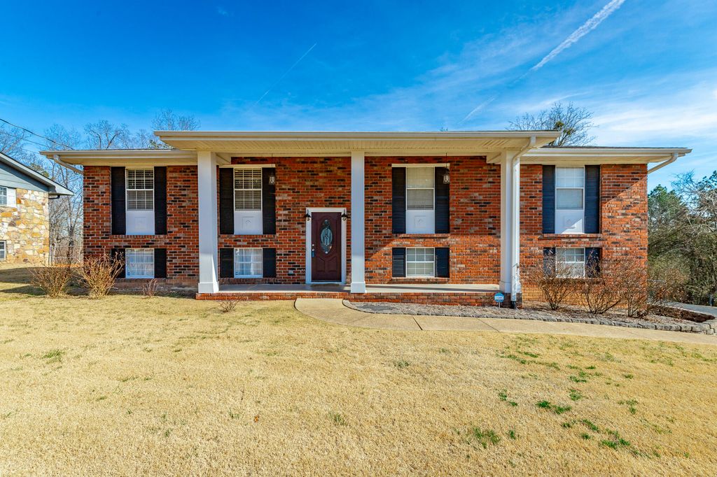 80 W Highland Drive, Ringgold, GA 30736