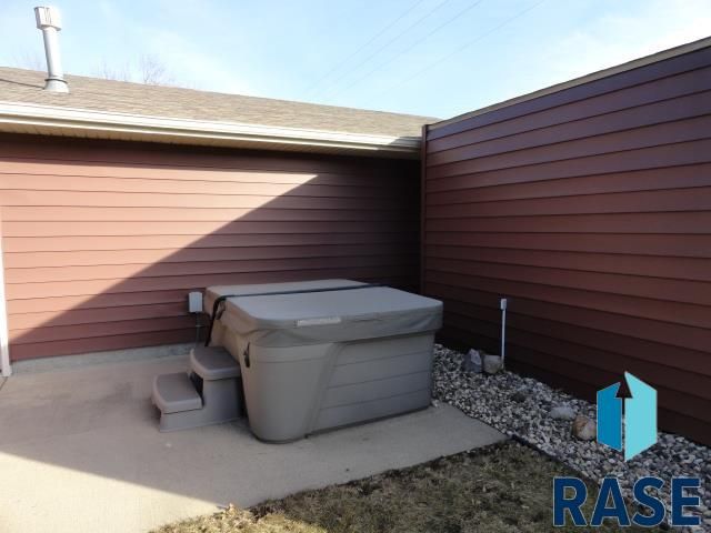 4905 S Holbrook Ave Avenue, Sioux Falls, SD 57106