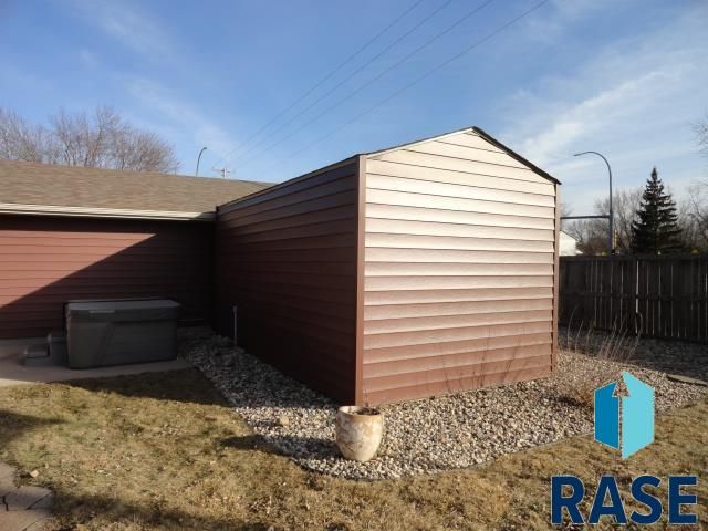 4905 S Holbrook Ave Avenue, Sioux Falls, SD 57106