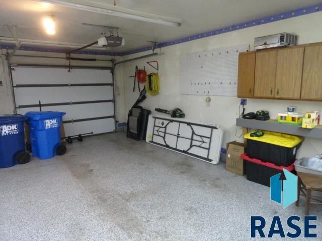 4905 S Holbrook Ave Avenue, Sioux Falls, SD 57106