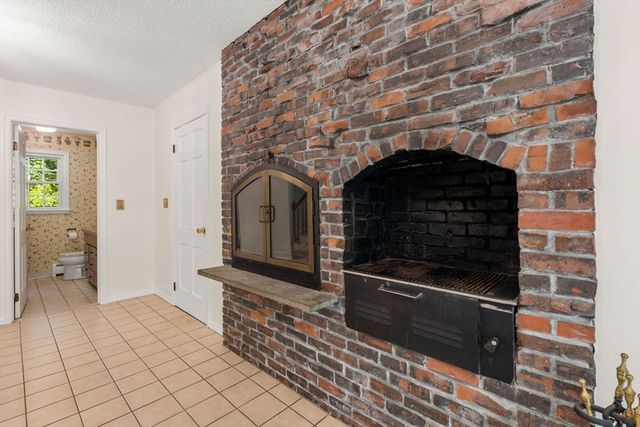 7 Hidden Ledge, Manchester, MA 01944
