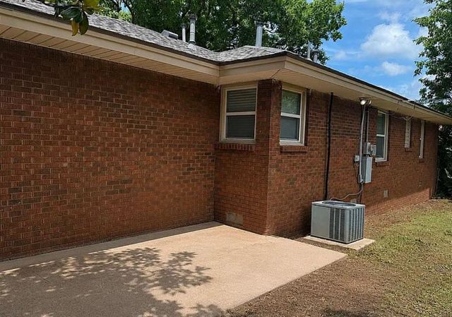 124 E Pratt Drive, Midwest City, OK 73110