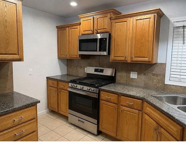 124 E Pratt Drive, Midwest City, OK 73110