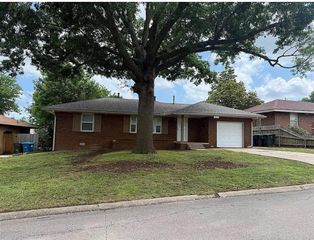124 E Pratt Drive, Midwest City, OK 73110