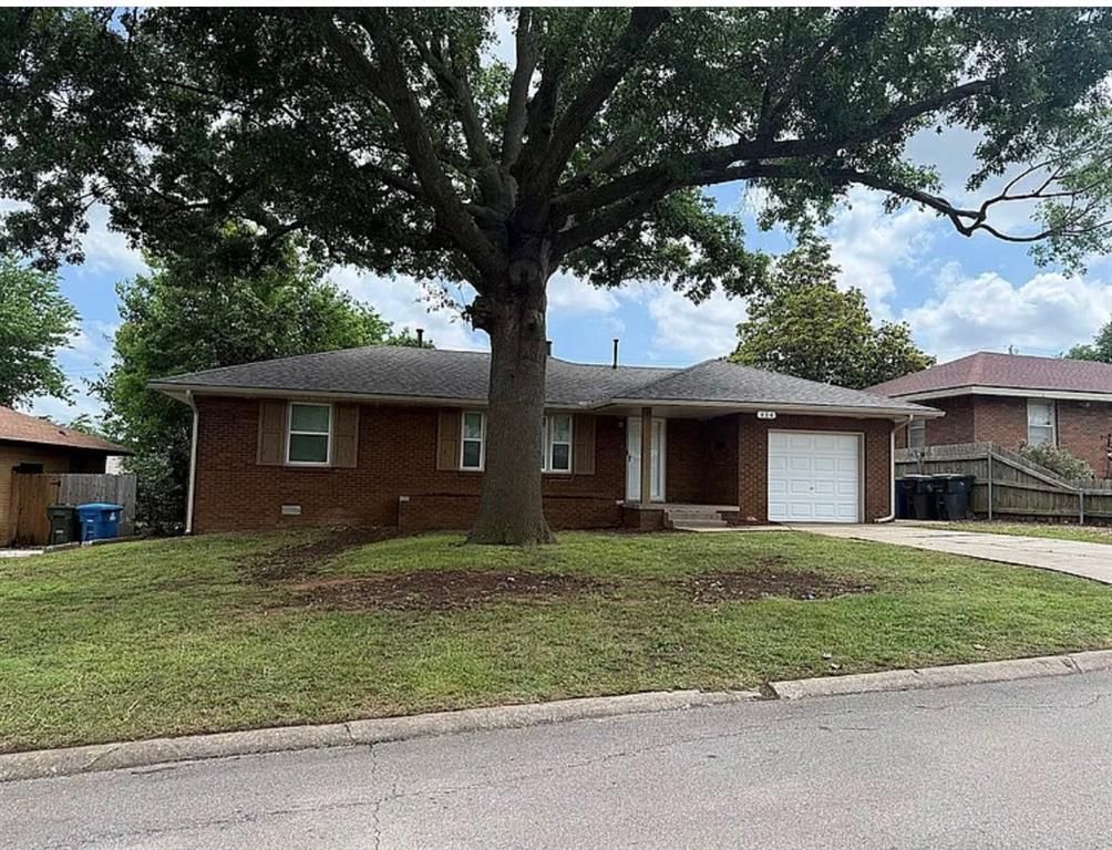 124 E Pratt Drive, Midwest City, OK 73110