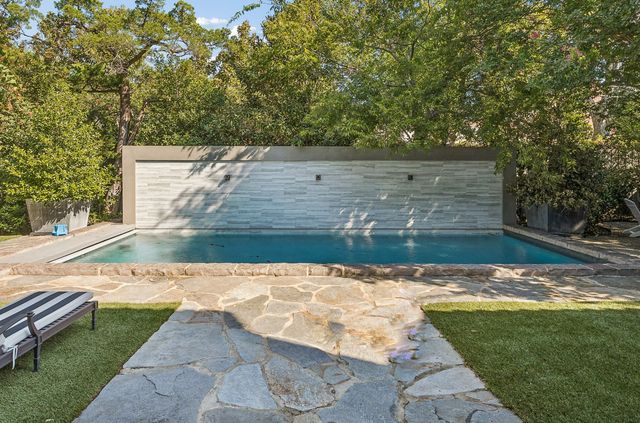 6107 Northwood Road, Dallas, TX 75225