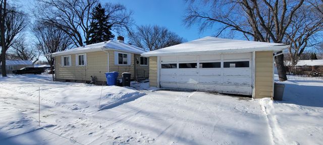 301 21st Avenue N, Fargo, ND 58102