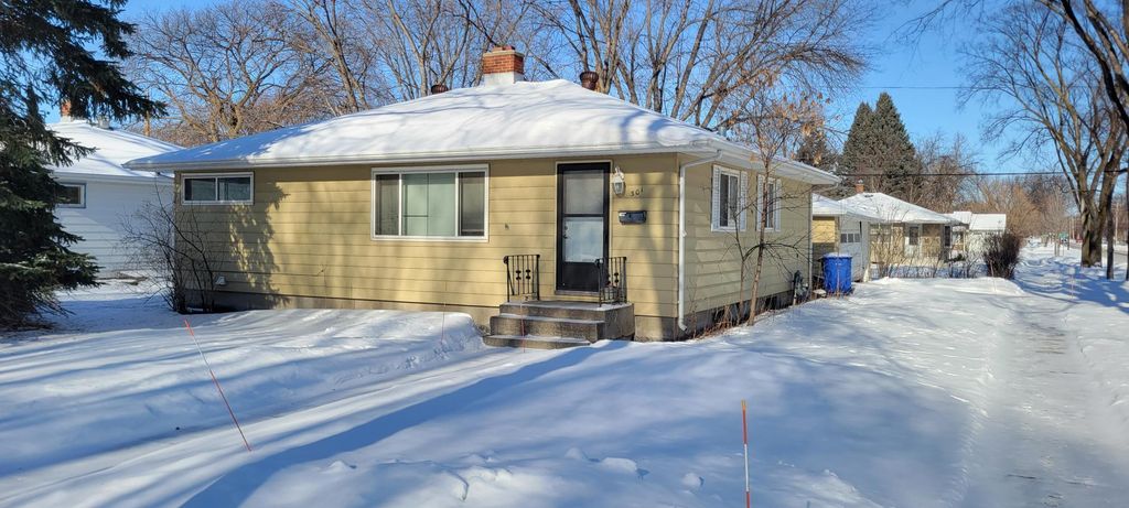 301 21st Avenue N, Fargo, ND 58102