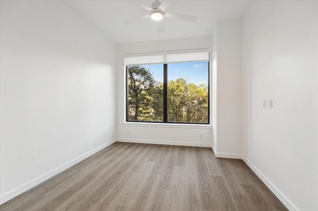 1 Riva Row 406, The Woodlands, TX 77380