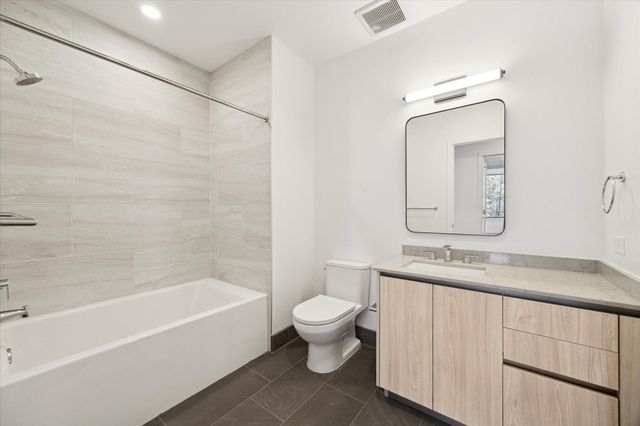 1 Riva Row 406, The Woodlands, TX 77380