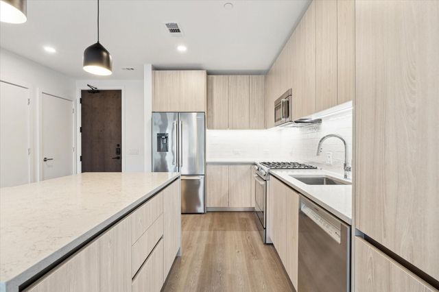 1 Riva Row 406, The Woodlands, TX 77380