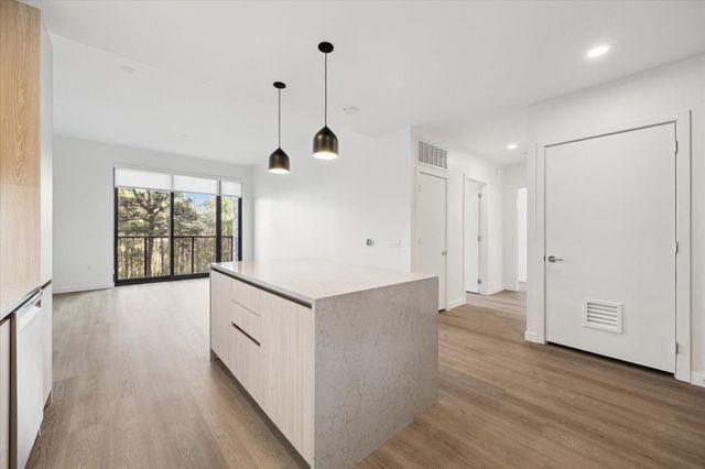 1 Riva Row 406, The Woodlands, TX 77380