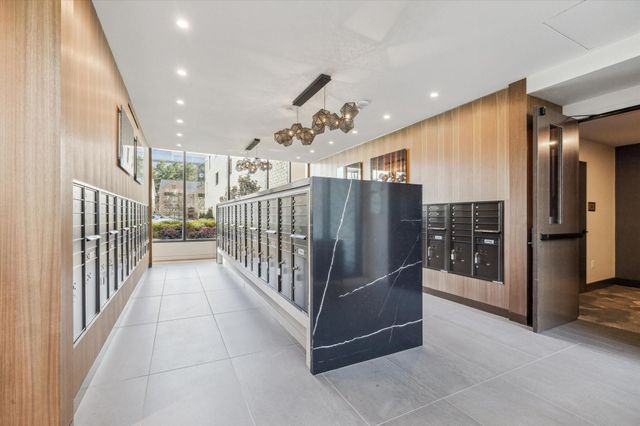 1 Riva Row 406, The Woodlands, TX 77380