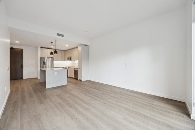 1 Riva Row 406, The Woodlands, TX 77380