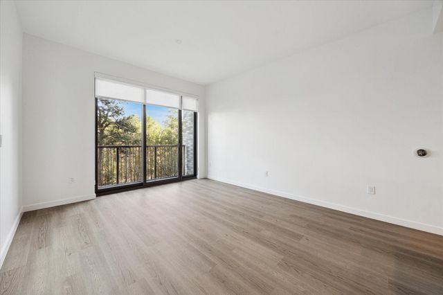 1 Riva Row 406, The Woodlands, TX 77380