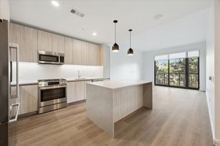 1 Riva Row 406, The Woodlands, TX 77380