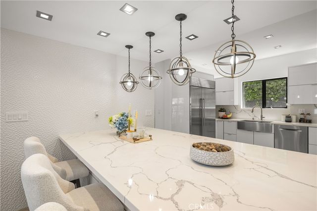 6358 La Rocha, Los Angeles, CA 90068