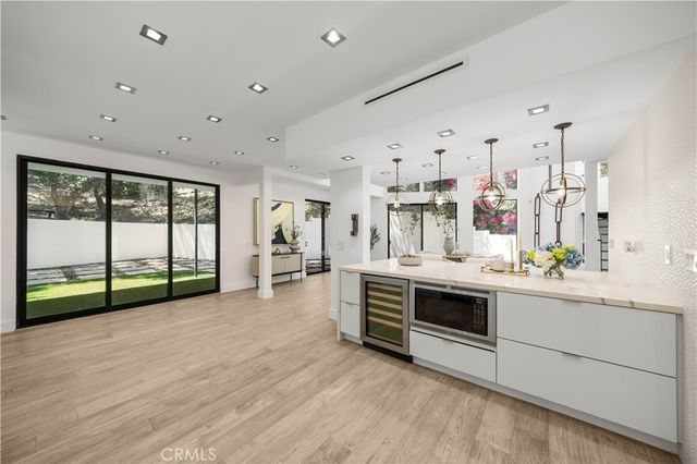 6358 La Rocha, Los Angeles, CA 90068