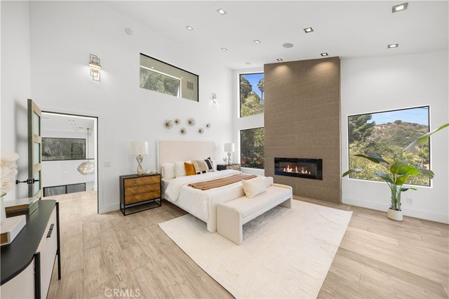 6358 La Rocha, Los Angeles, CA 90068