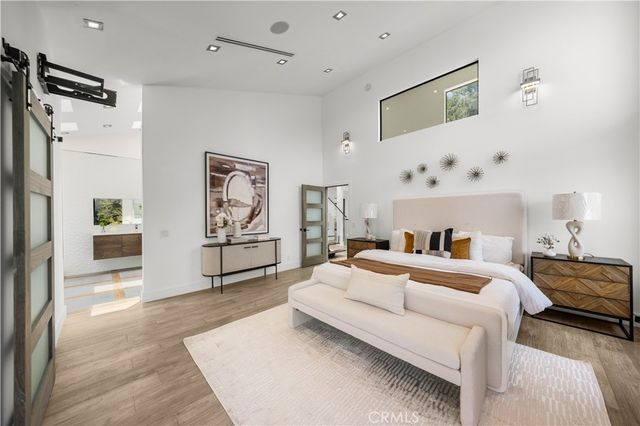 6358 La Rocha, Los Angeles, CA 90068