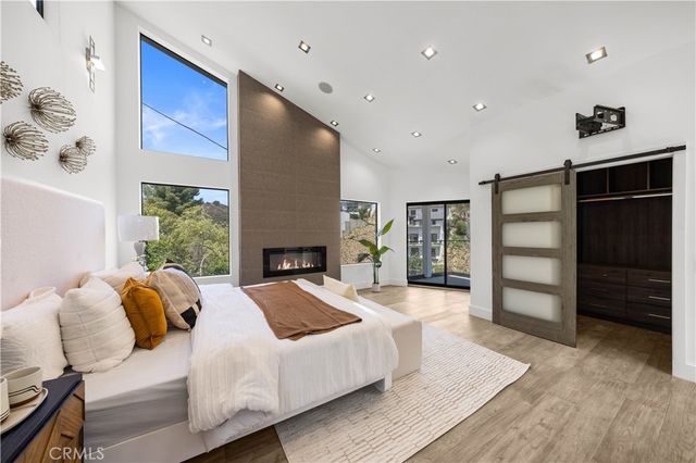 6358 La Rocha, Los Angeles, CA 90068
