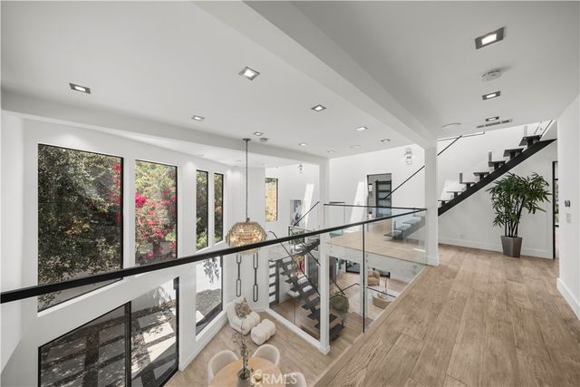 6358 La Rocha, Los Angeles, CA 90068
