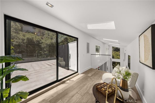 6358 La Rocha, Los Angeles, CA 90068