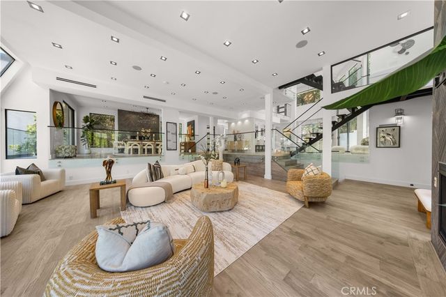 6358 La Rocha, Los Angeles, CA 90068